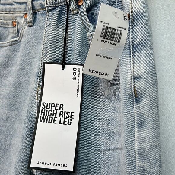 Almost Famous Super High rise wide leg light wash jeans size 0 NWT - Picture 5 of 13